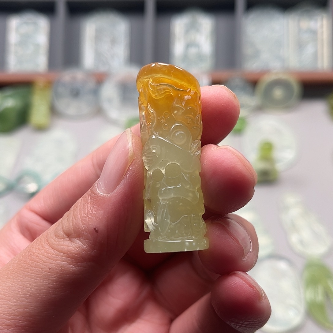 蛇纹石玉颈饰未镶嵌