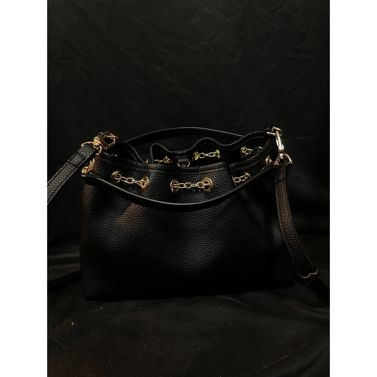 潮流真皮新款女包律抽绳 10843 黑色