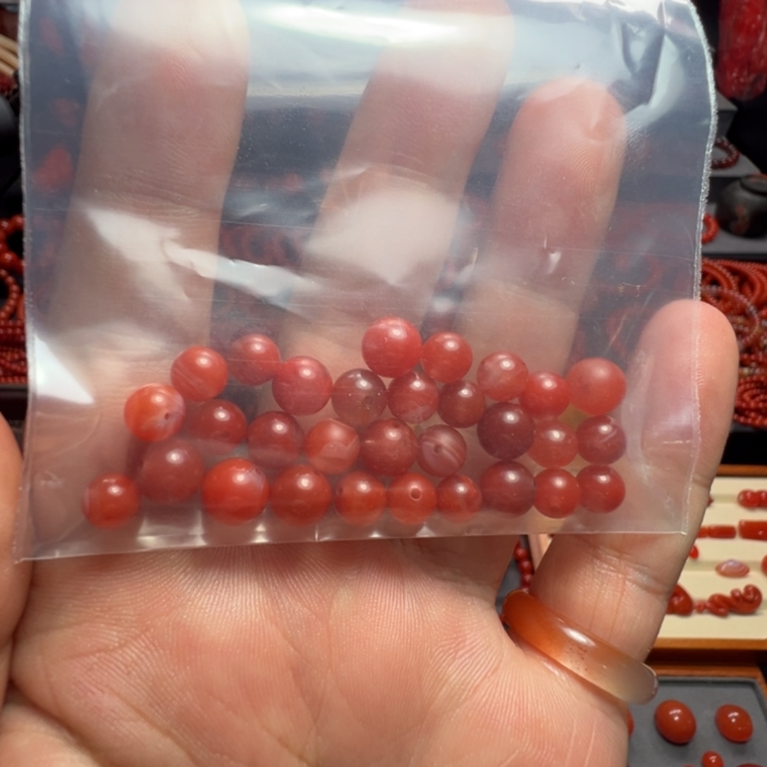 南红玛瑙未镶嵌珠子一包