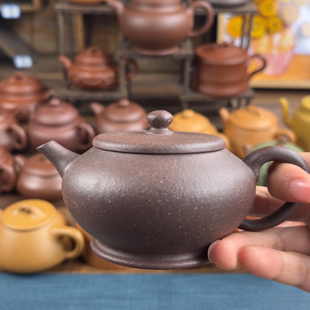 紫砂茶壶手工制作工艺精湛