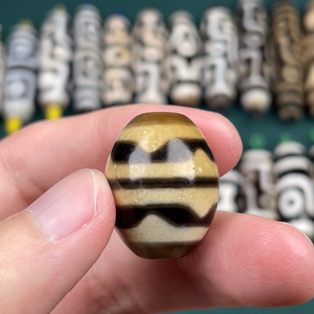 玛瑙/玉髓裸珠22 17.8 牙达洛