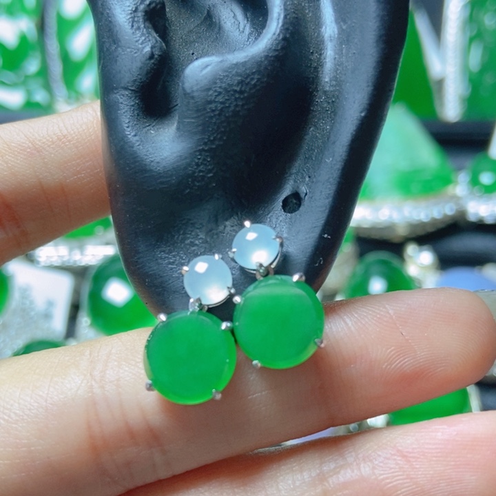 翡翠颈饰18K金镶嵌        