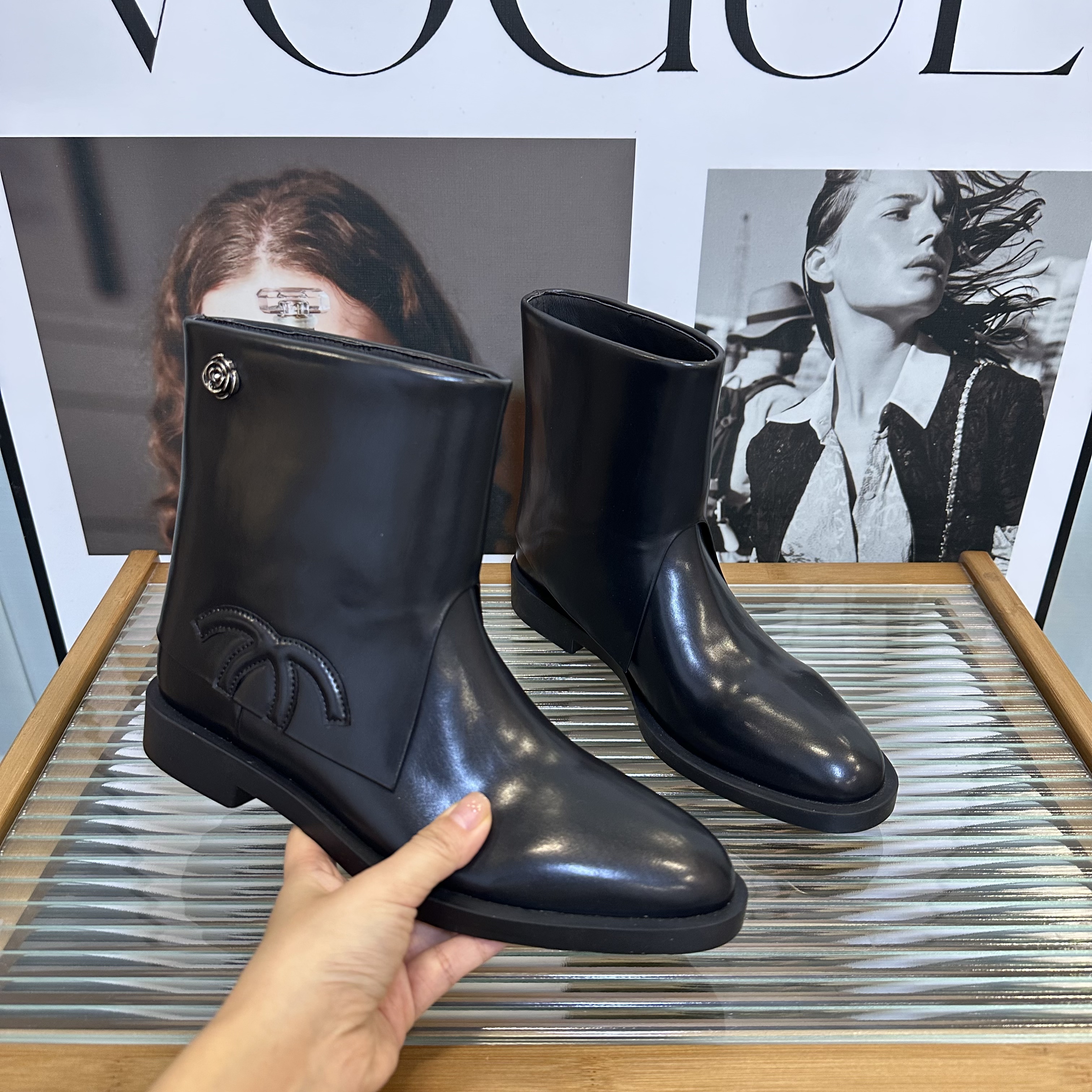 【KG】时尚百搭女士黑色秋冬圆头低跟气质短靴25XZ701LX