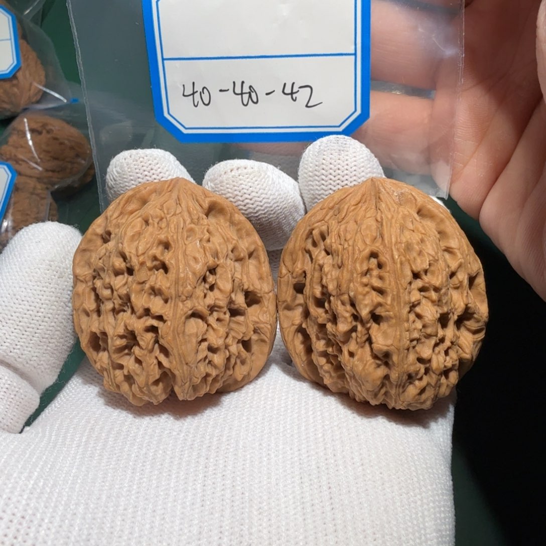 吊坠文玩核桃南疆村凹底18