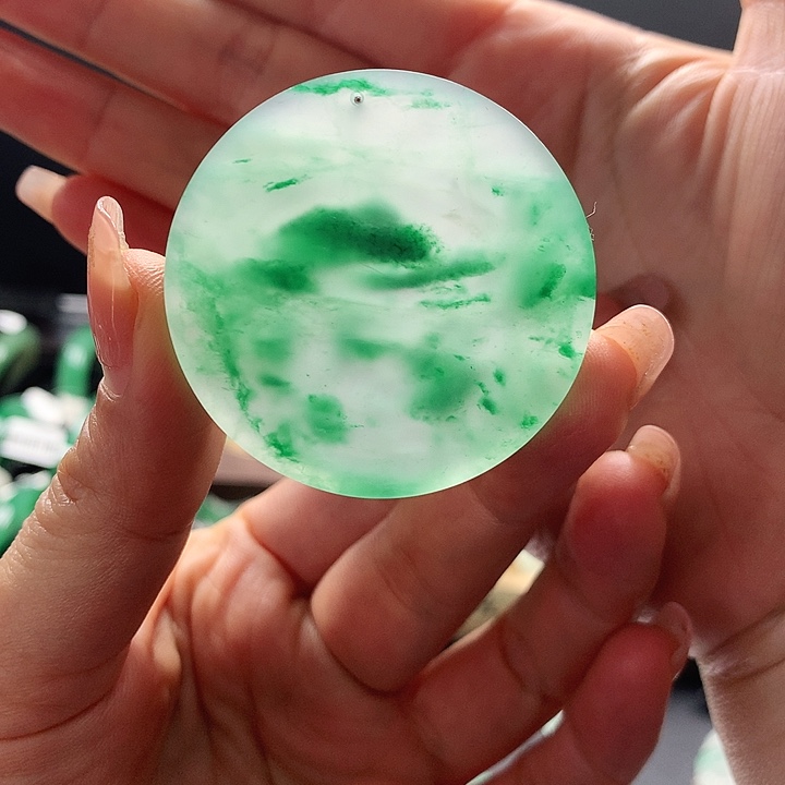 石英质玉吊坠未镶嵌凤