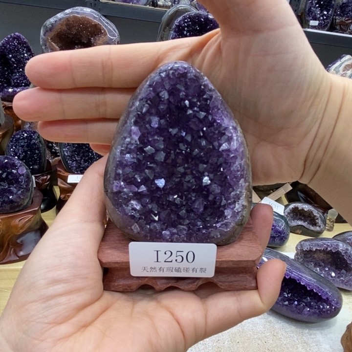 紫晶大型摆件（非配饰）未镶嵌