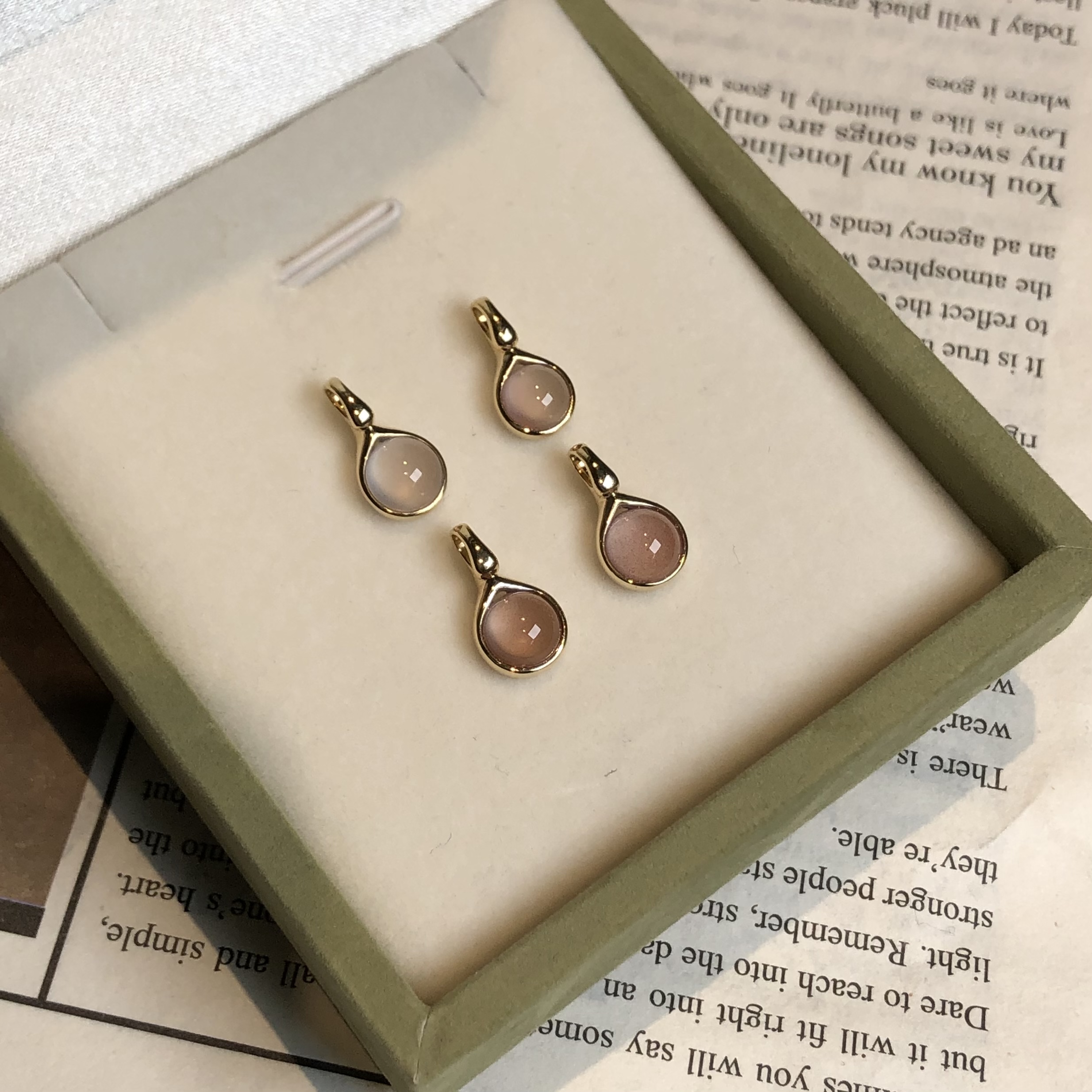 18K金  南红吊坠多样性发一件 260273-1