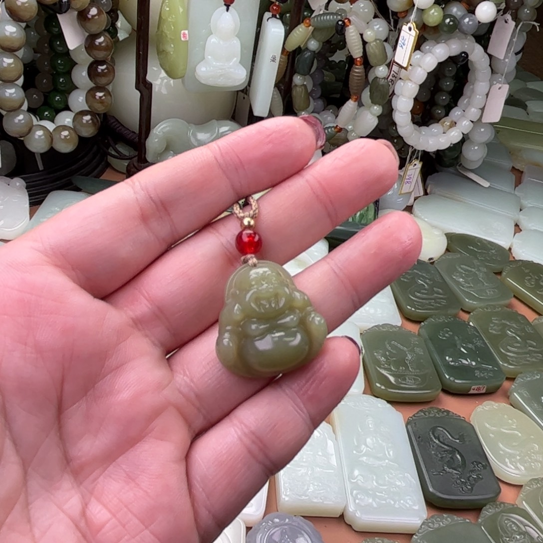 和田玉未镶嵌吊坠(赠链)