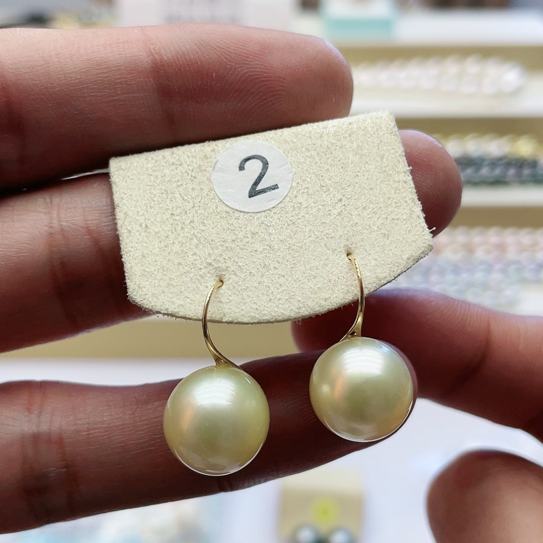 海水珍珠耳饰18K金镶嵌