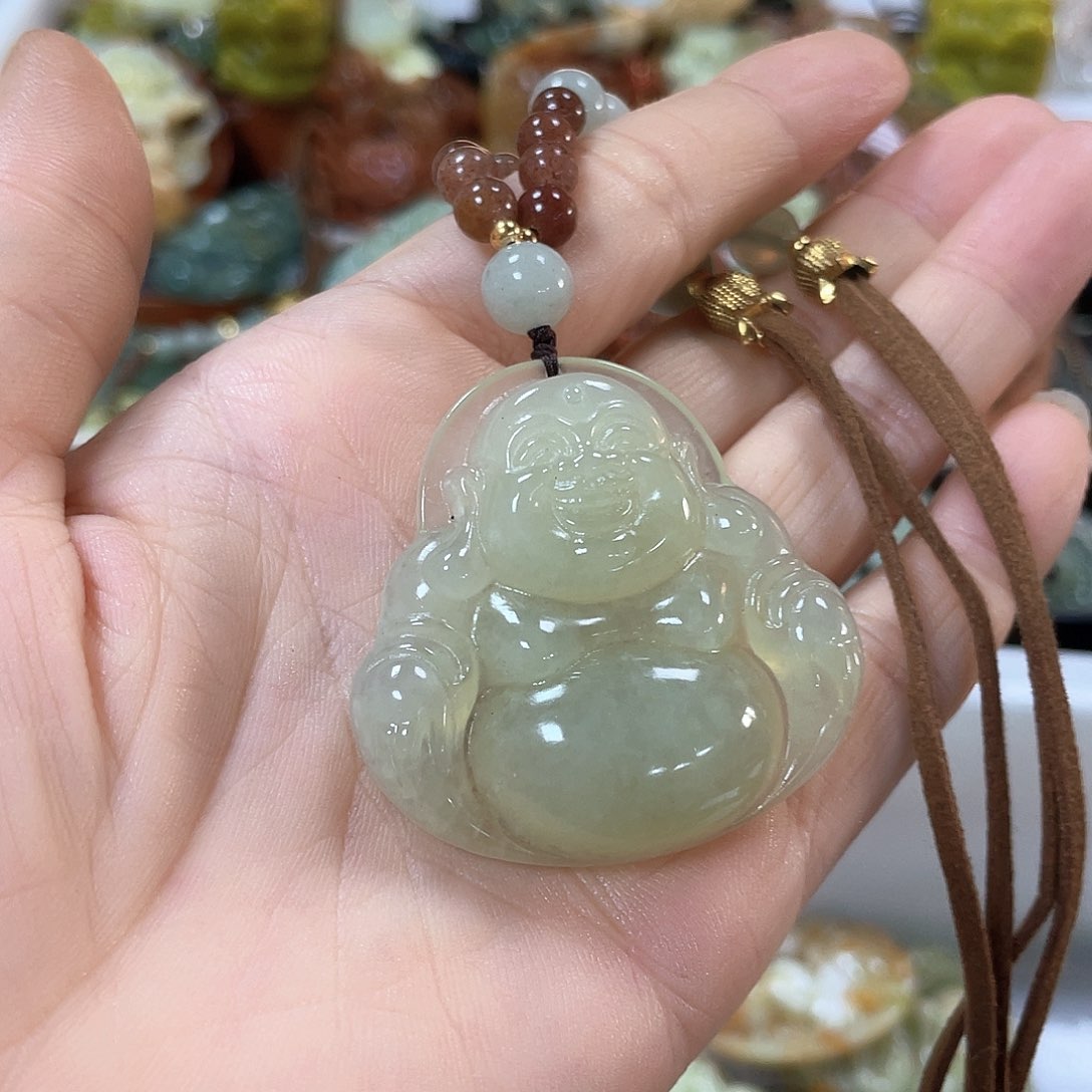 蛇纹石玉颈饰未镶嵌