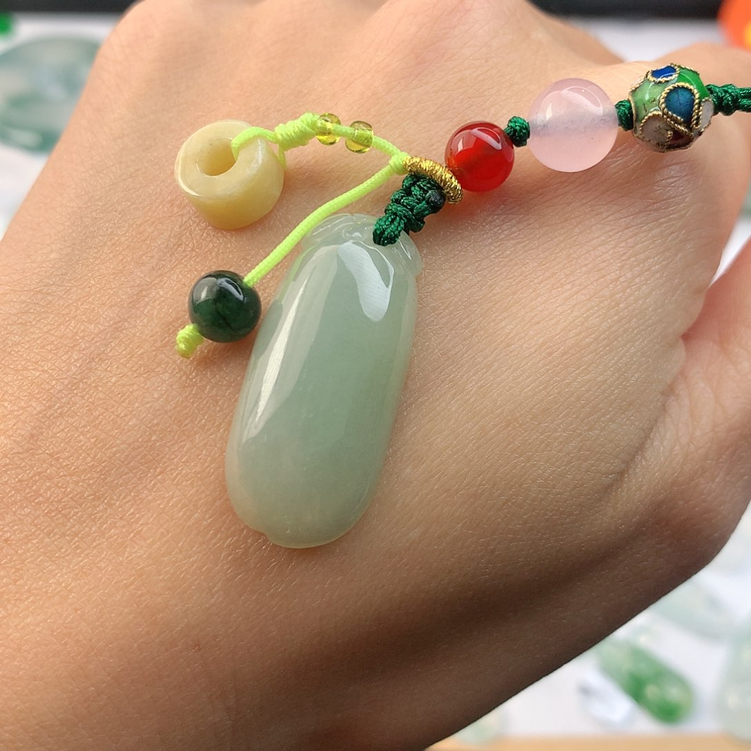 翡翠裸石福瓜手机挂