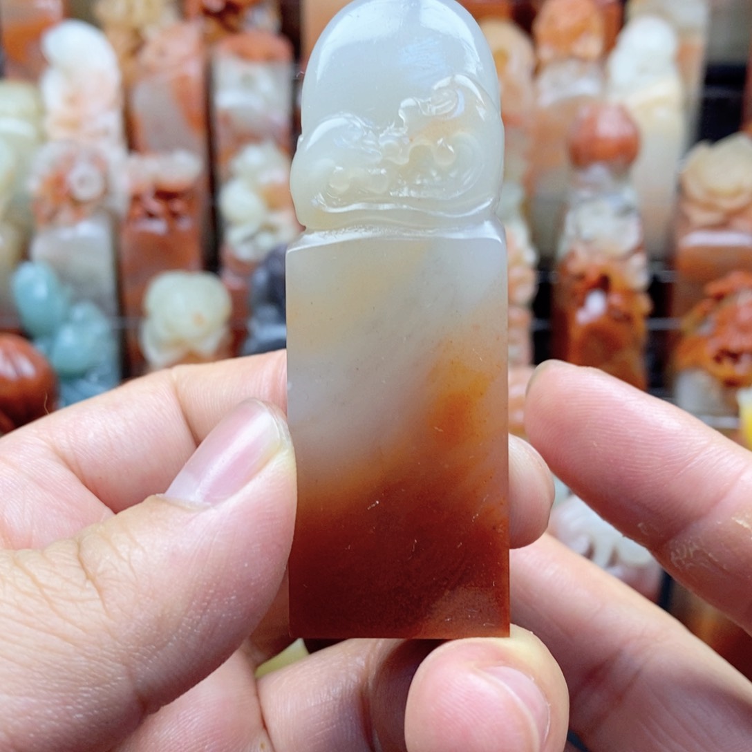 老挝石巧雕 海上升明月