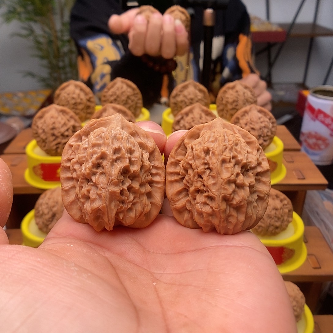 一***行文玩核桃吊坠马老四40