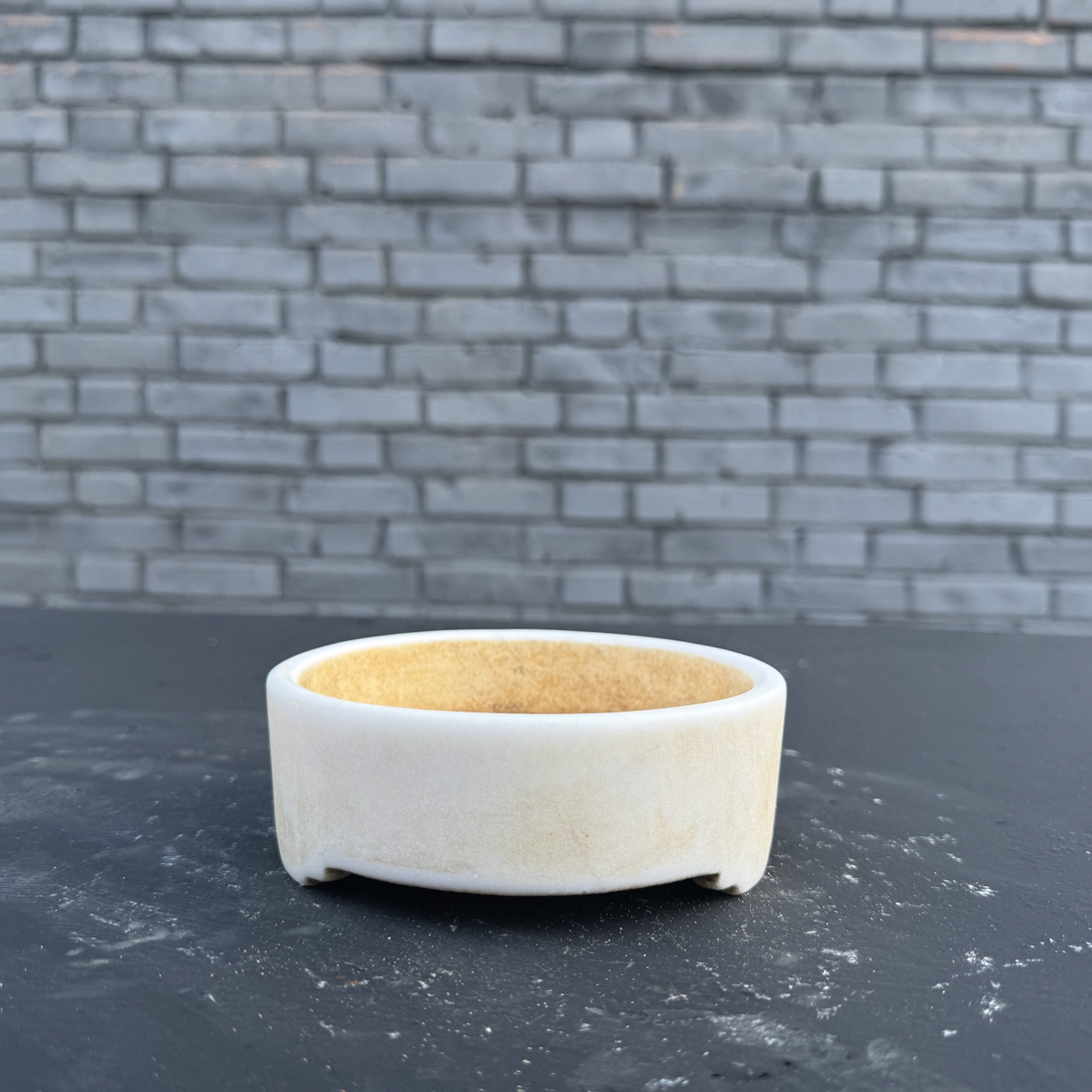 汉白玉三足盆景石盆 尺寸：直径14高4cm