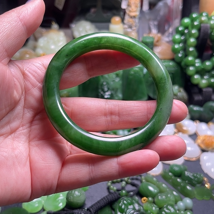 洋***)和田玉未镶嵌颈饰