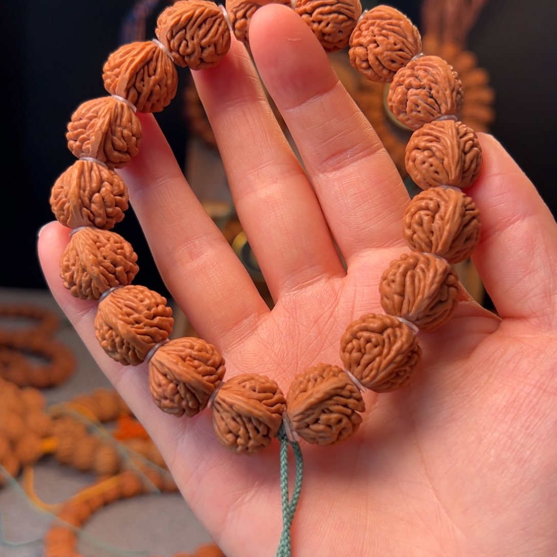 【闪购商品】桃核吊坠?17刺龙元宝