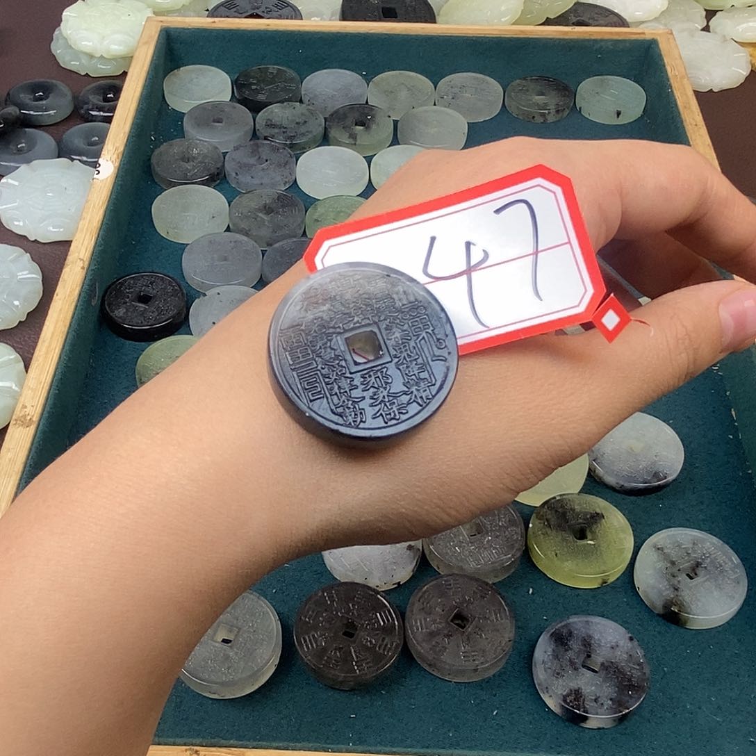 蛇纹石玉颈饰未镶嵌清*7