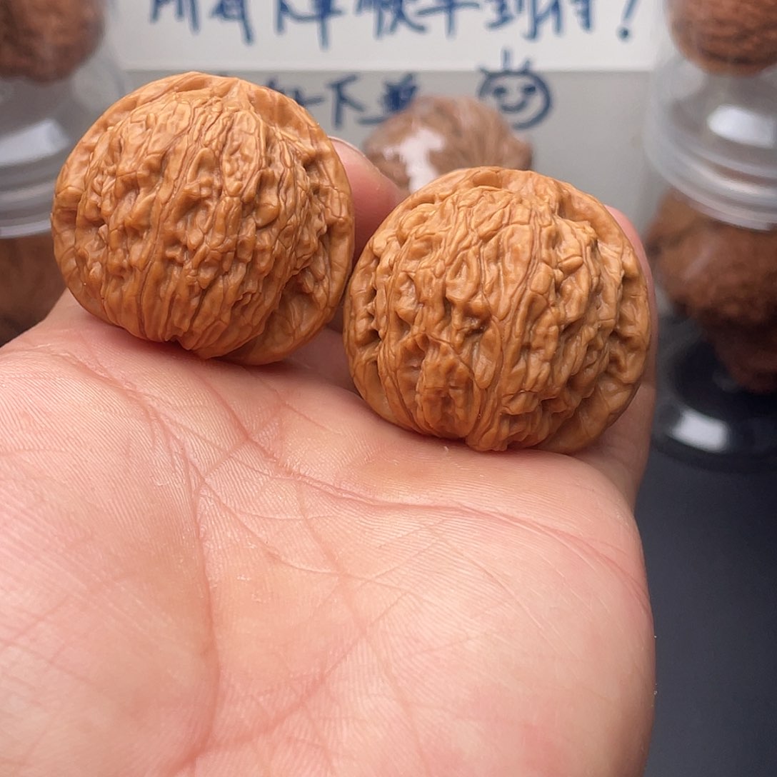 文玩核桃吊坠40蛟龙