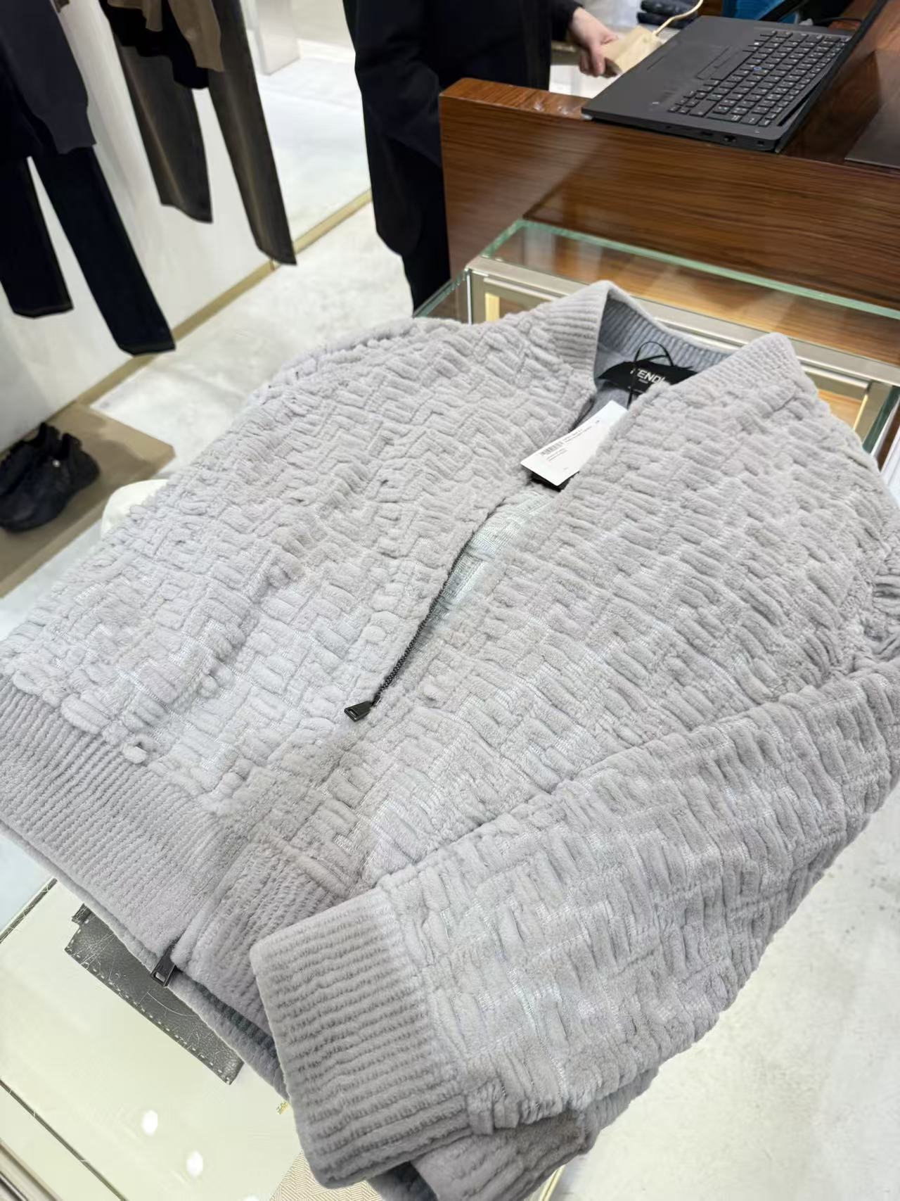未使用 FENDI/芬迪 Fendi  皮草外套 男款