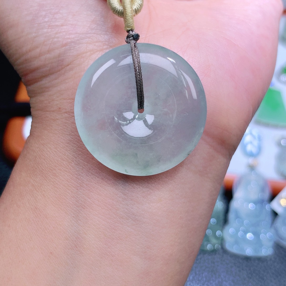 翡翠未镶嵌颈饰扣子