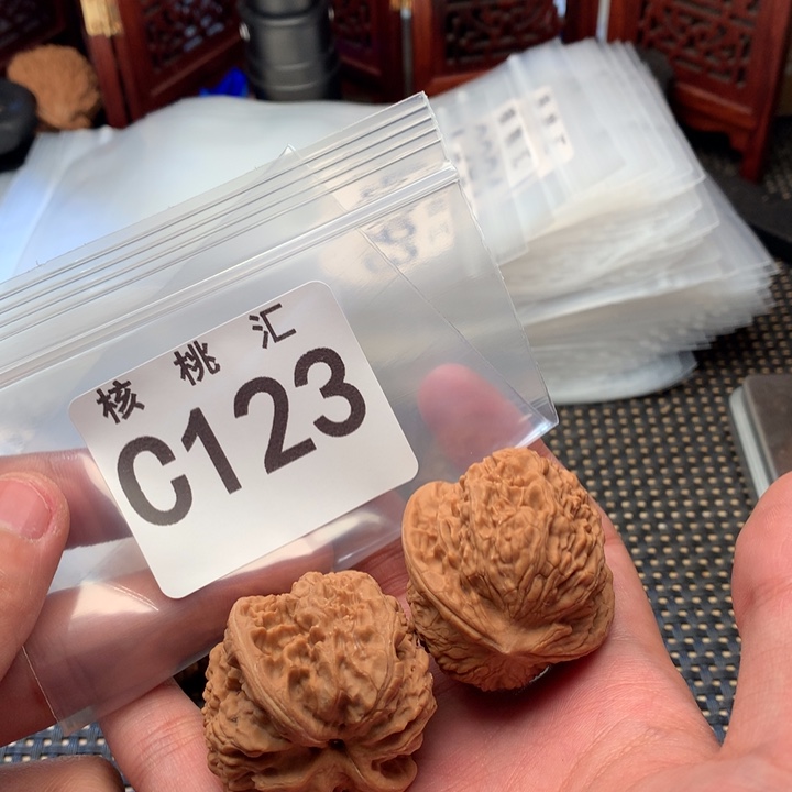 文玩核桃吊坠蚂蚁沟