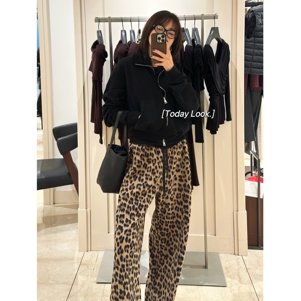 Almonds. 黑色外套豹纹加绒卫裤休闲时尚秋冬百搭显瘦宽松洋气