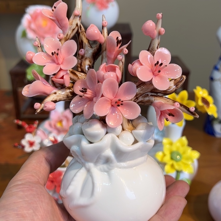 手工精致陶瓷摆件 