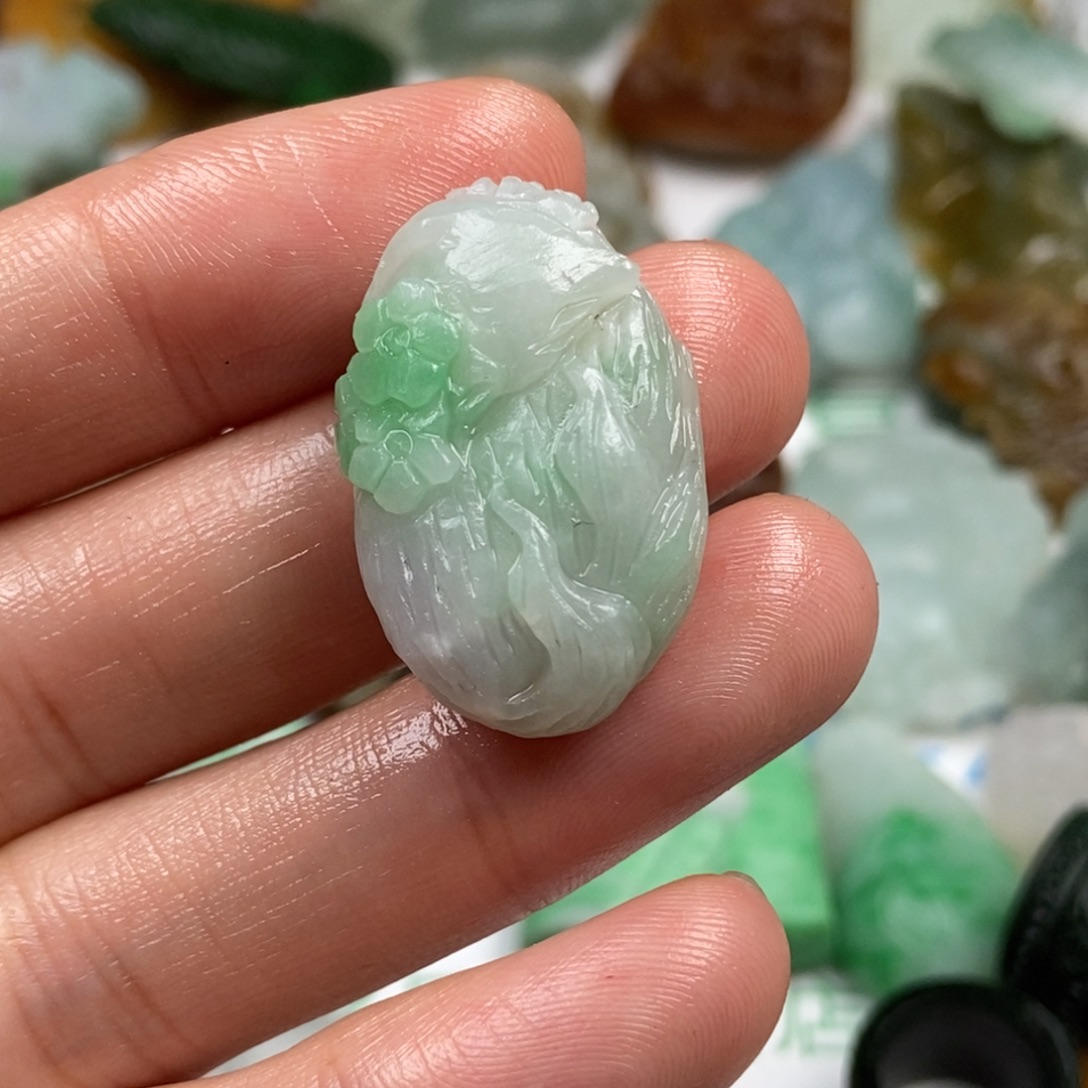 星***雨定制翡翠未镶嵌翡翠
