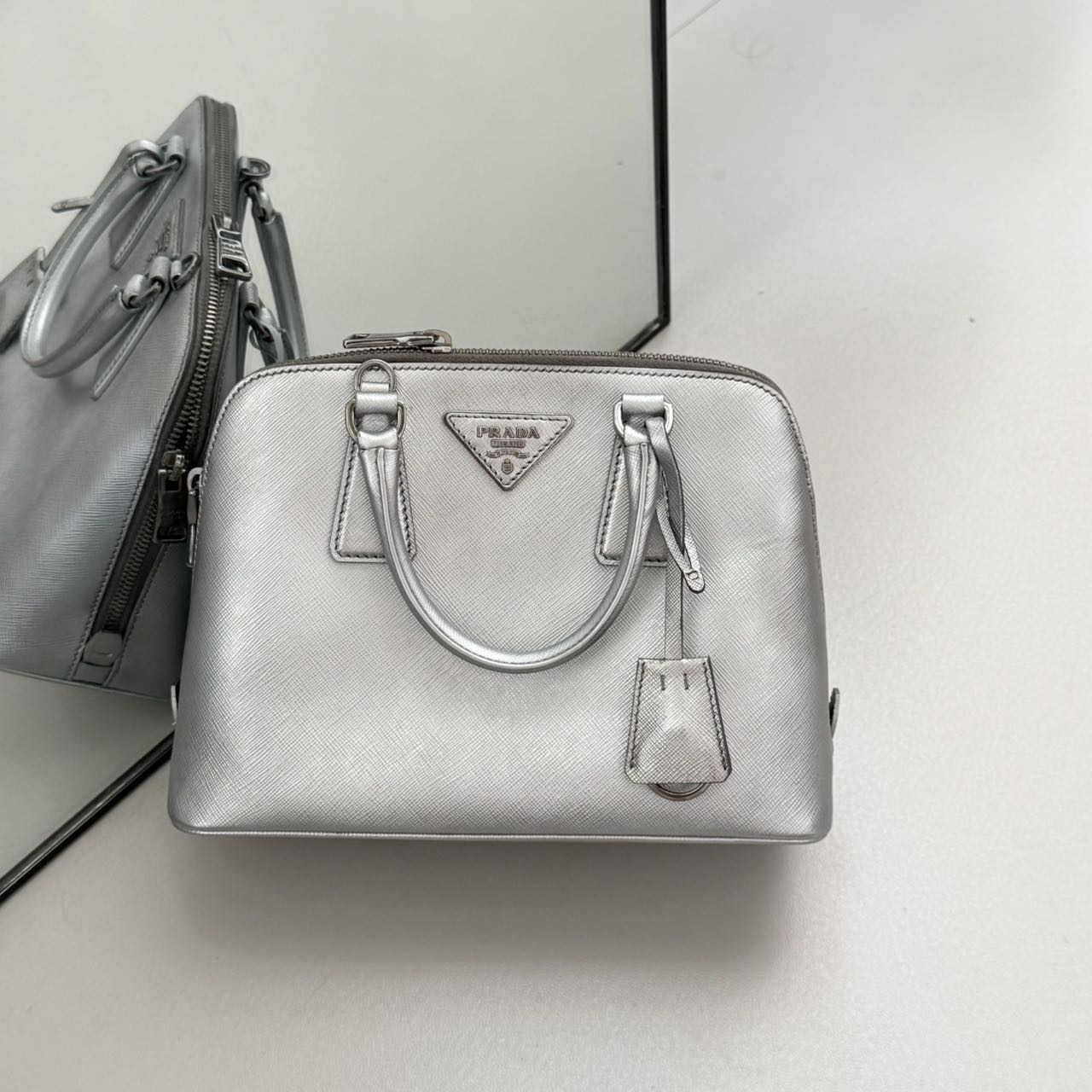 Prada/普拉达 单肩包 贝壳小号单肩包 wh6422/2511