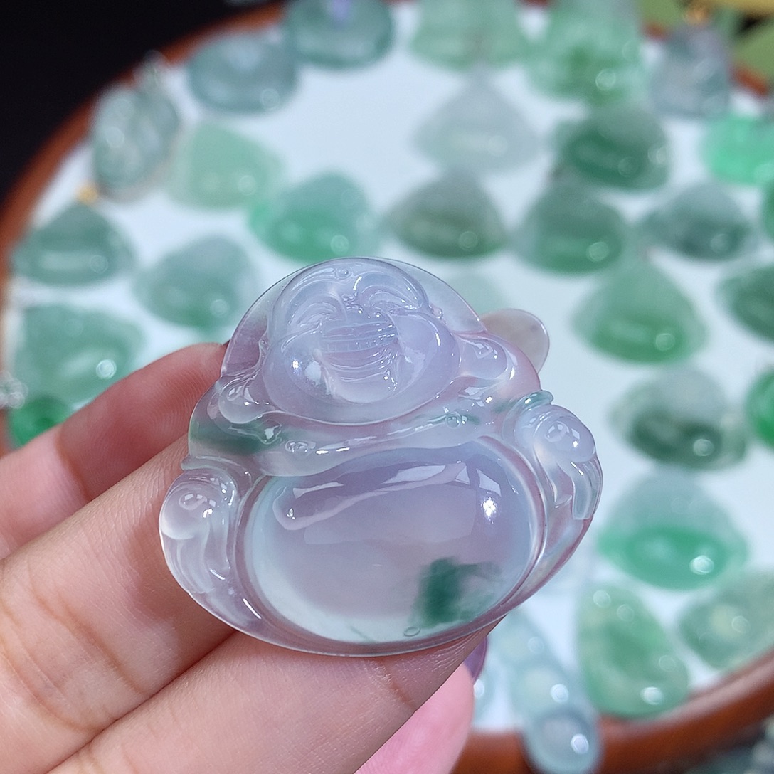 -***林翡翠未镶嵌颈饰佛公