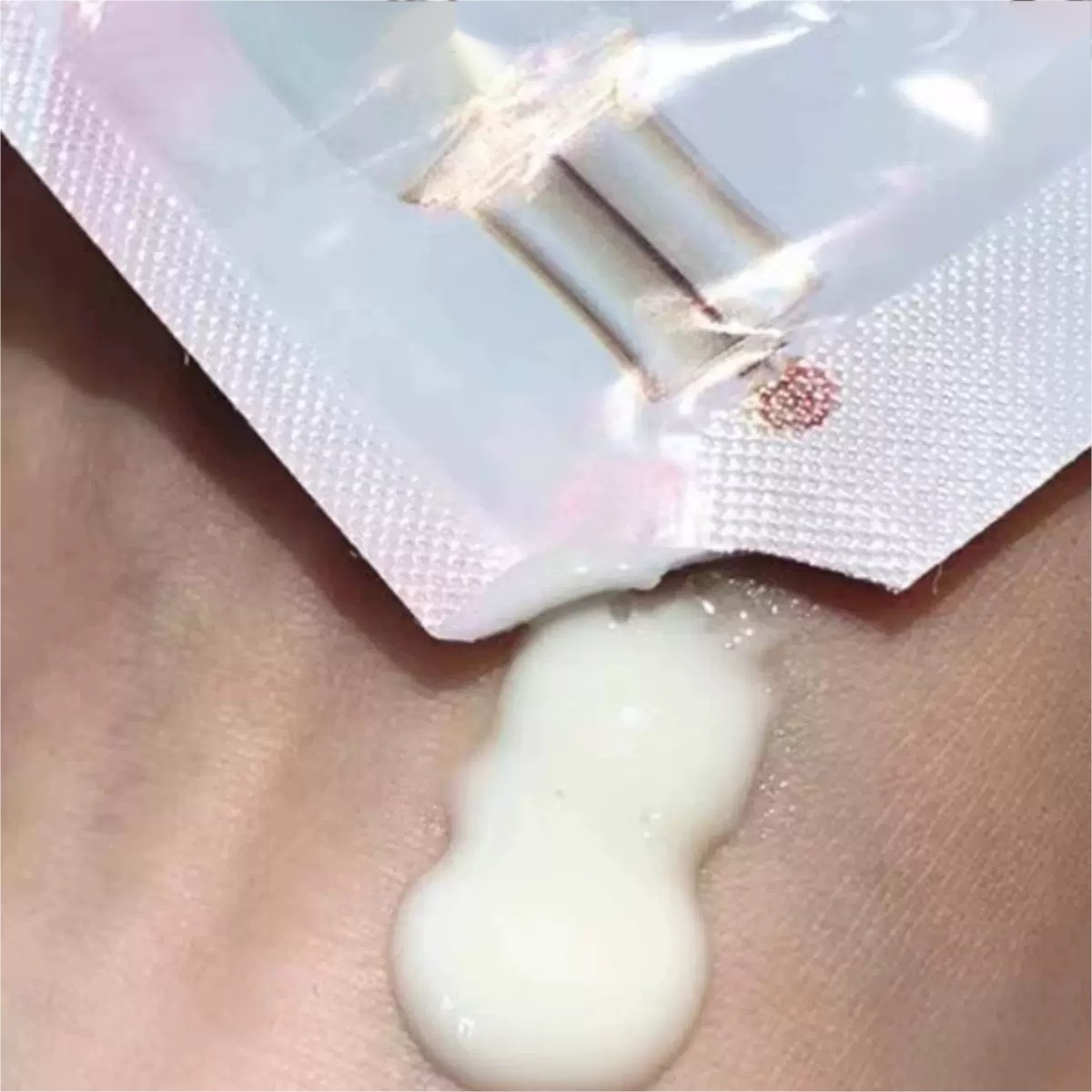 【白雪公主精华】-保湿璀璨白色精华丹精华