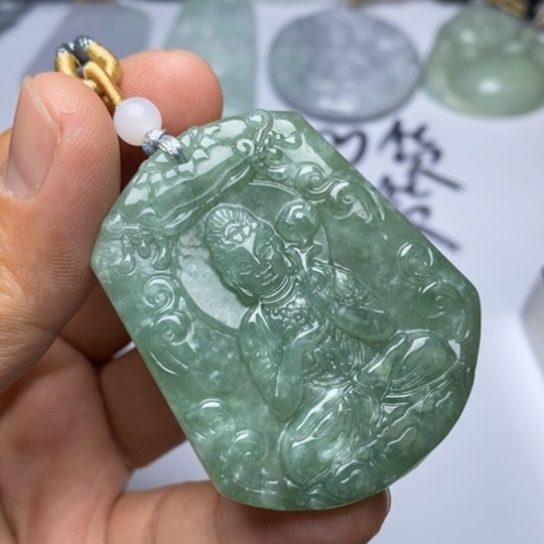 翡翠未镶嵌颈饰翡翠