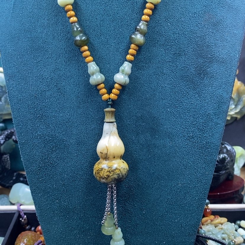 【闪购商品】蛇纹石玉未镶嵌吊坠