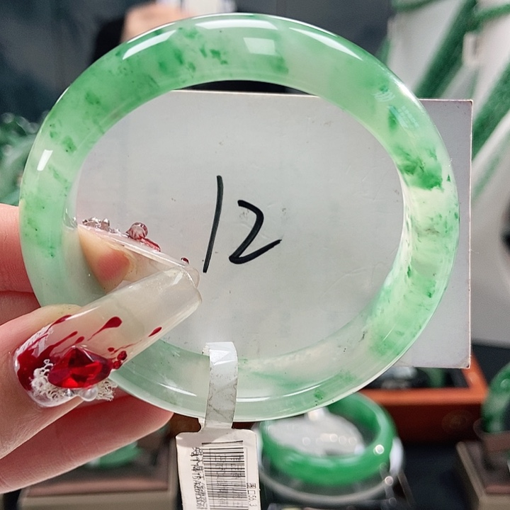 石英质玉手镯未镶嵌天然A货非洲翠手镯