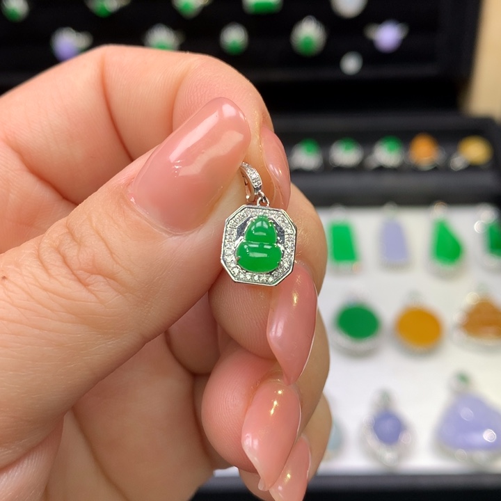 翡翠吊坠(不含链)18K金镶嵌