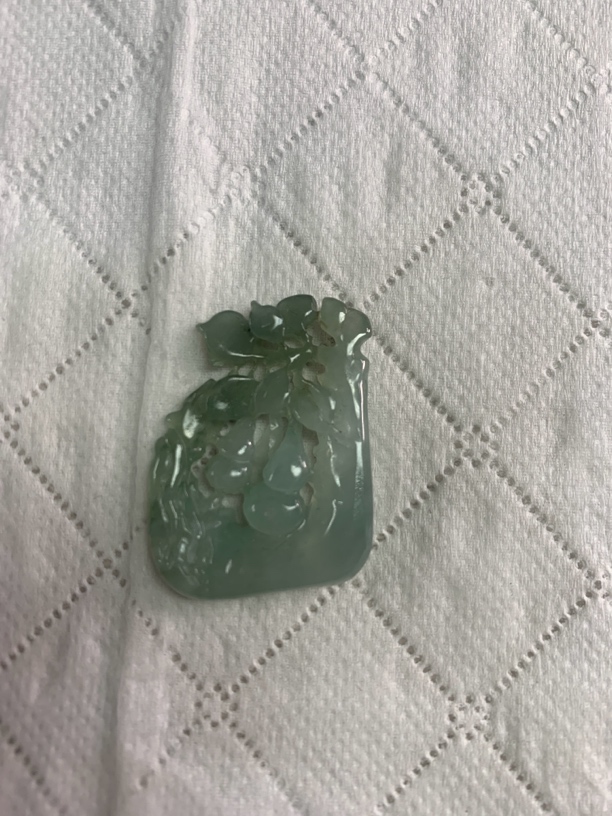 玉如军意翡翠珠宝