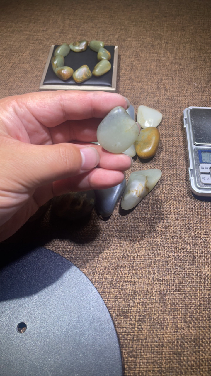 天然和田玉玉石吊坠