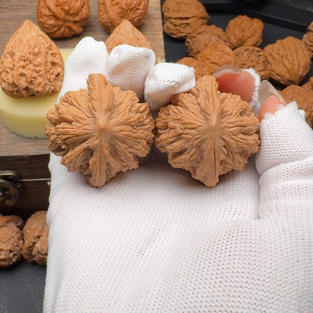 文玩核桃吊坠39虎头14