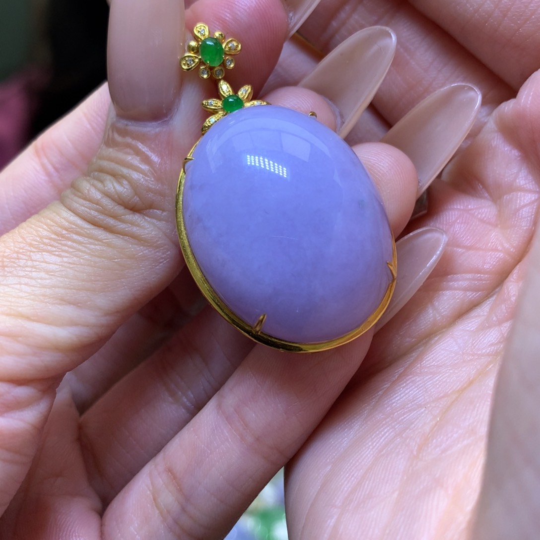 颈饰18K金镶嵌翡翠