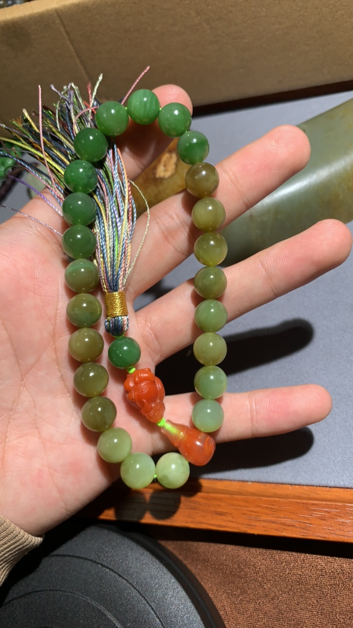 新疆和田玉精工单圈手串