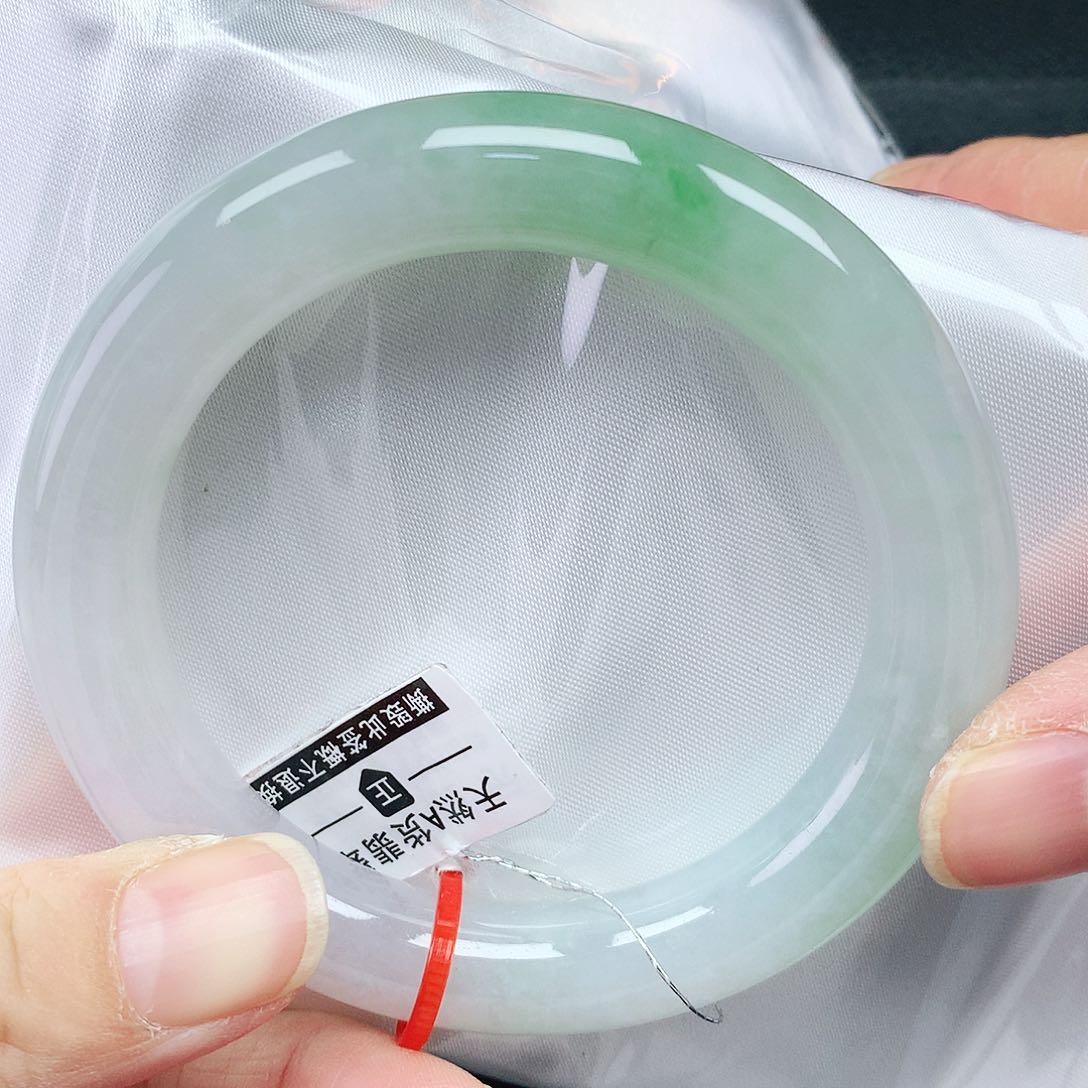翡翠手镯未镶嵌嘉**业54胖