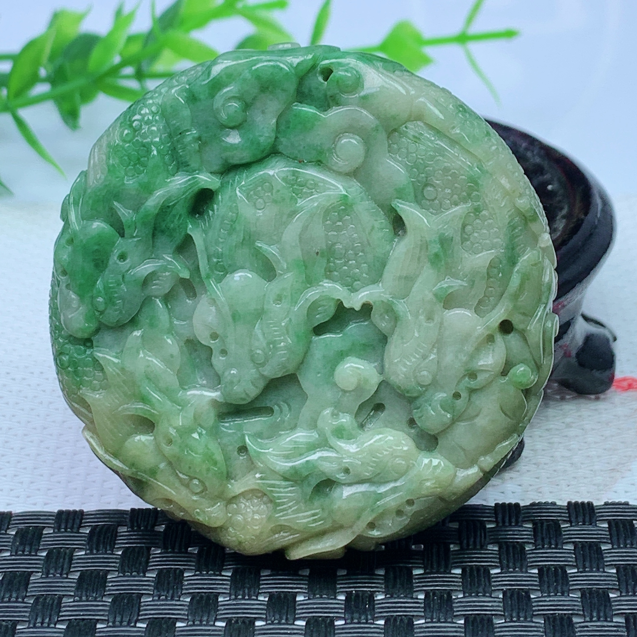 缅甸天然A货翡翠 黄加绿九龙牌吊坠 尺寸；55*12mm