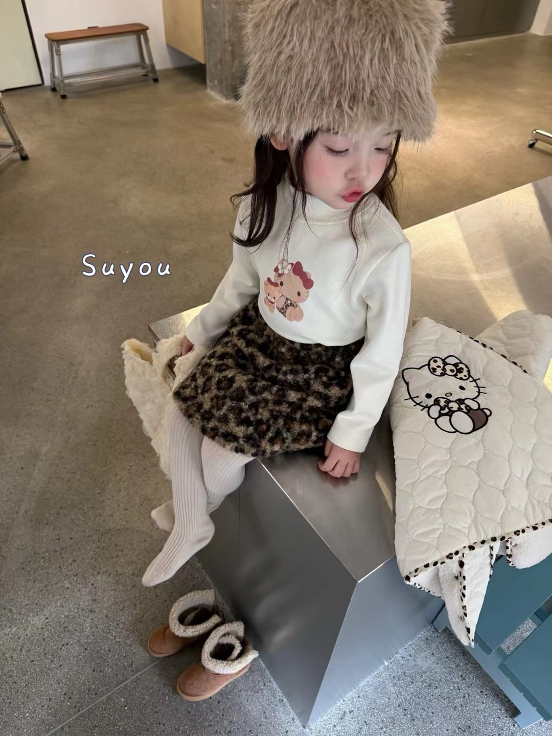 【现货】女童白色卡通加厚打底上衣（SY-5156-冬A）0992