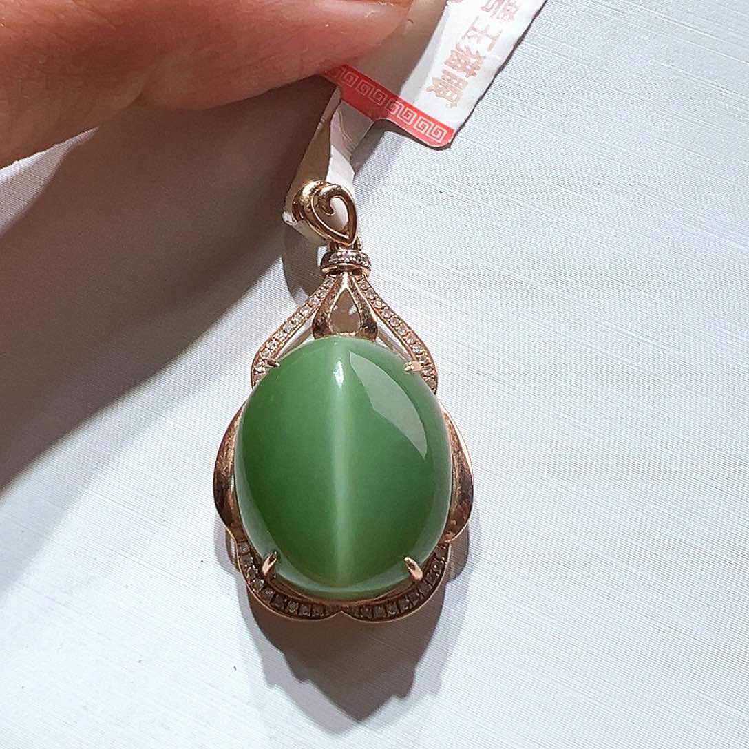 和田玉吊坠18K金镶嵌