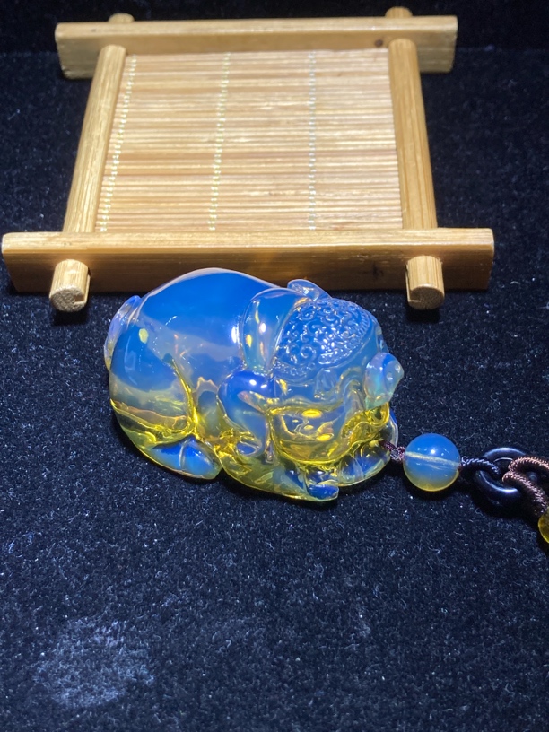 缅甸琥珀高蓝福猪25.7克