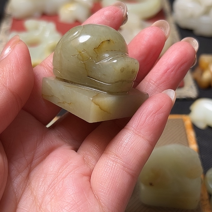 农***蛇和田玉（糖玉）未镶嵌颈饰