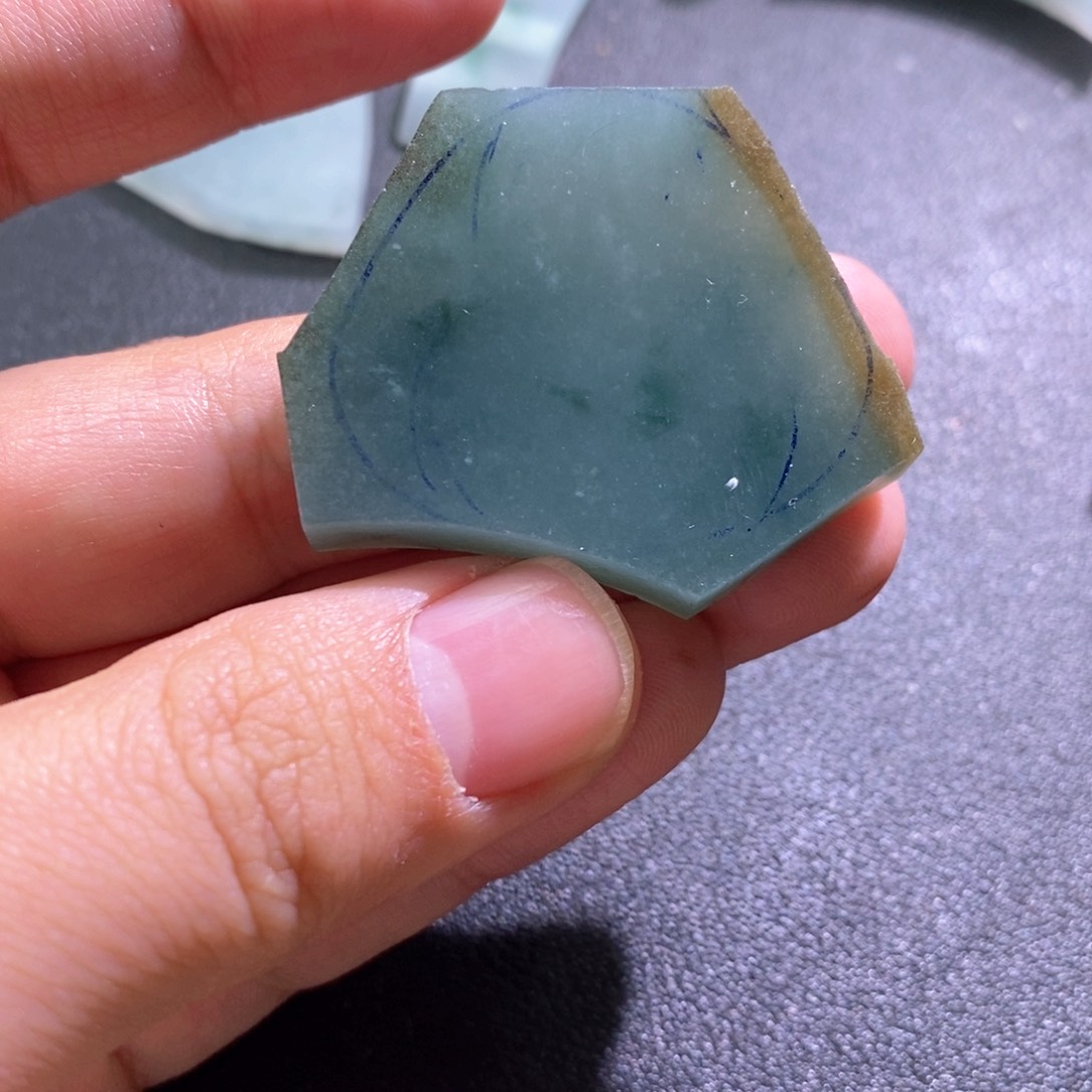 翡翠未镶嵌颈饰定制