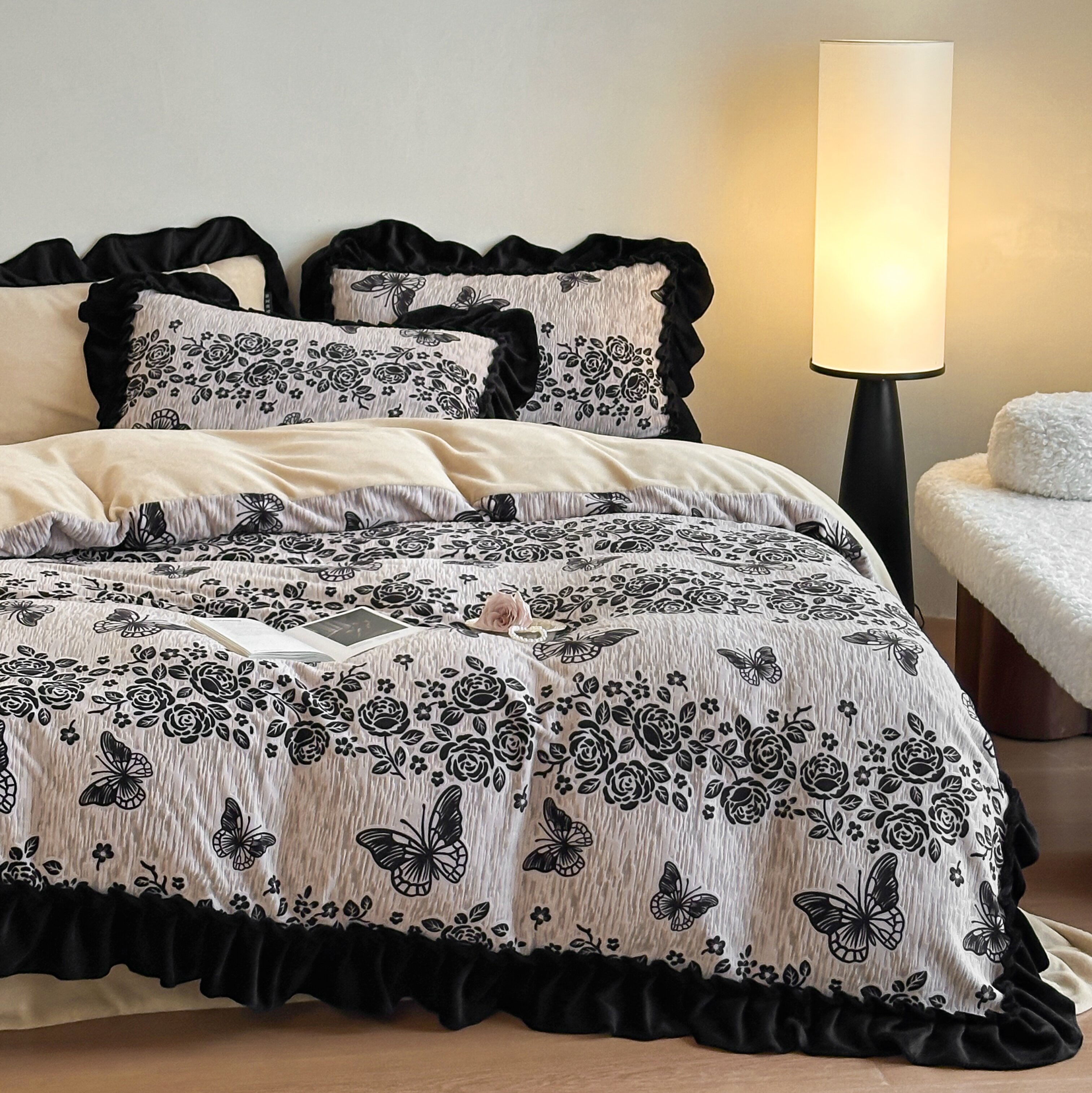 冬季双11保暖防寒法式韩版雕花牛奶绒加厚加绒床品套件加大四件套