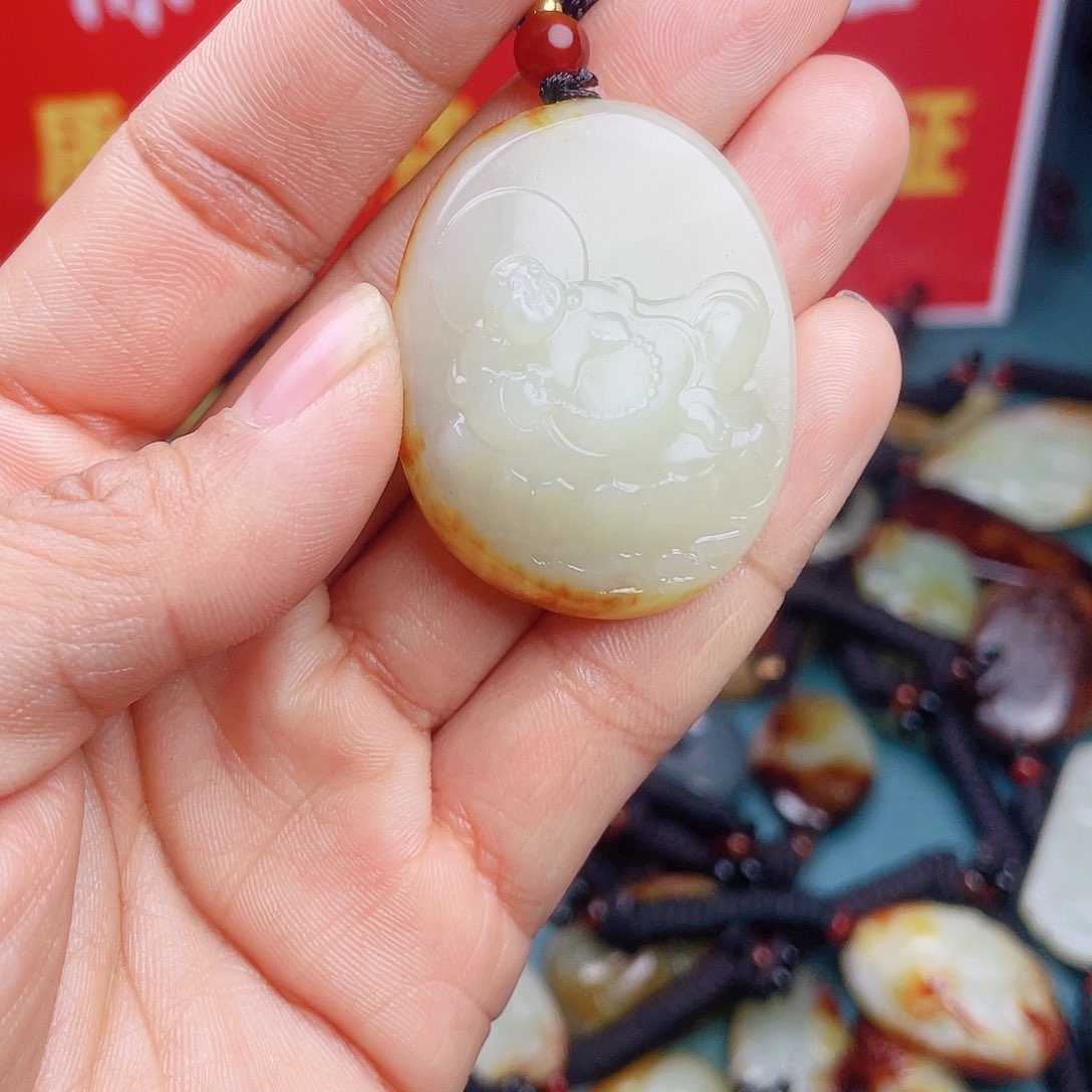 和田玉颈饰未镶嵌