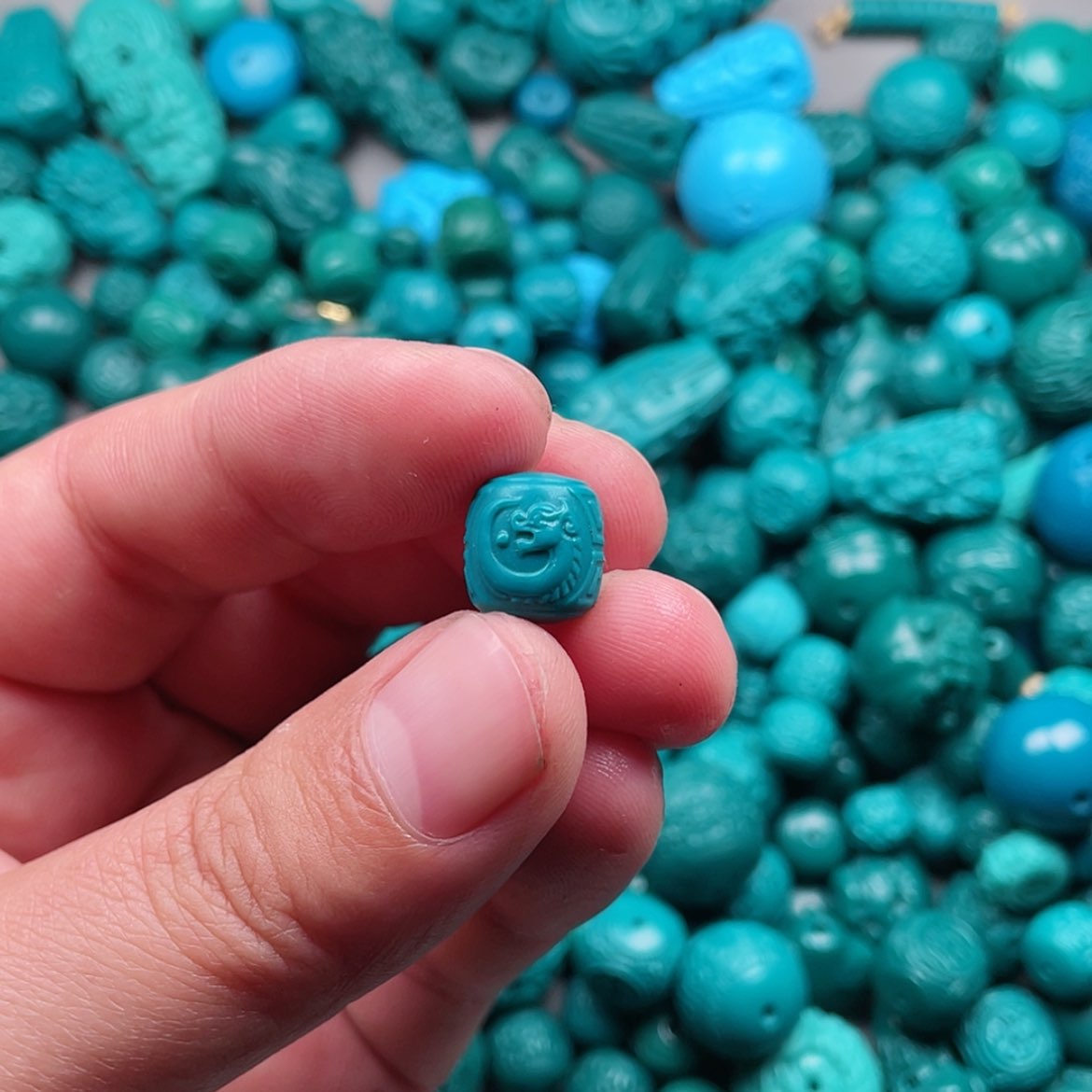 【闪购商品】玻璃颈饰瑕疵兽老型11×11.5一个